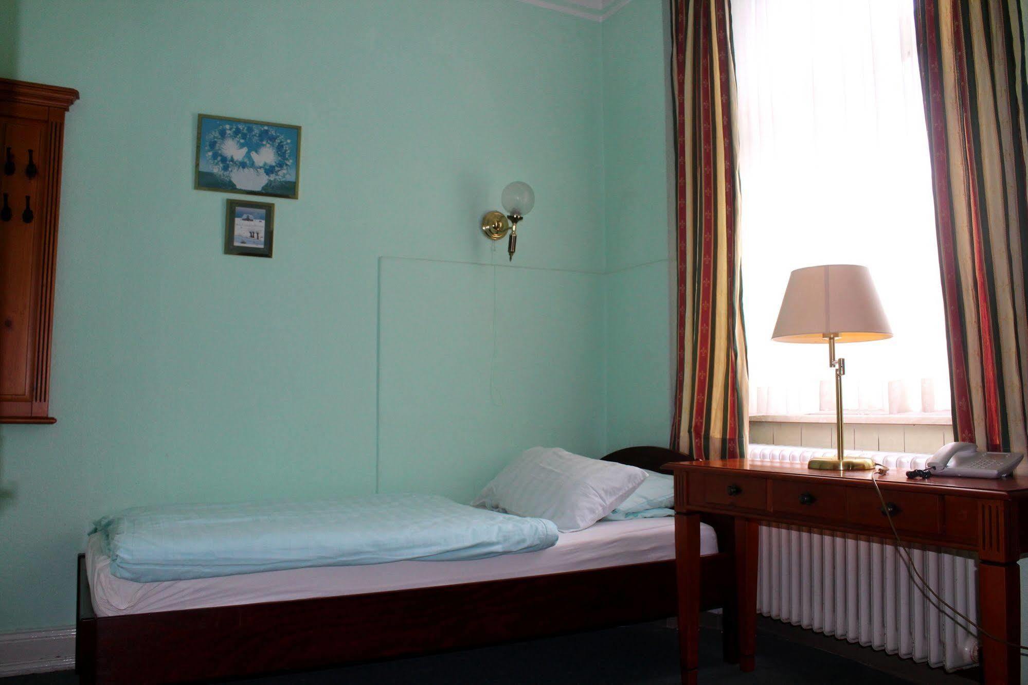 Hotel Am Roonplatz بون المظهر الخارجي الصورة